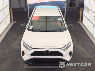 2025 Toyota RAV4 LE - zdjęcie 2 z 25 - miniatura