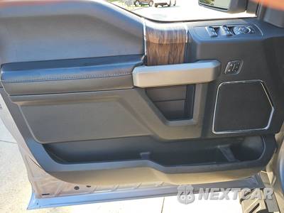 2020 Ford F-150 Lariat Crew Cab Short Bed - zdjęcie 9 z 18 - miniatura