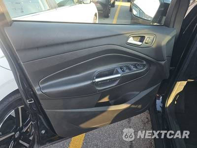 2017 Ford Escape Titanium - zdjęcie 9 z 31 - miniatura