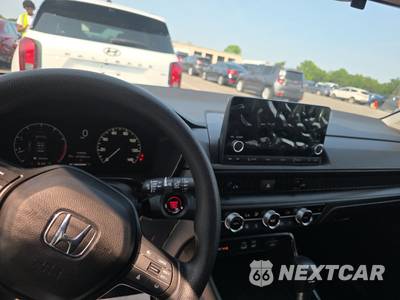 2025 Honda CR-V EX - zdjęcie 11 z 37 - miniatura