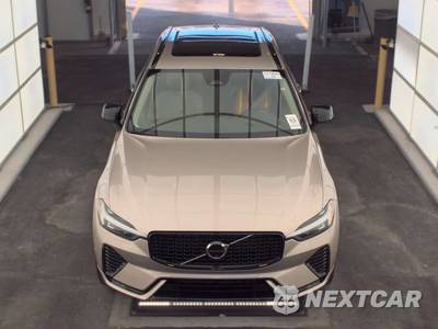 2024 Volvo XC60 B5 Plus Dark Theme - zdjęcie 2 z 31 - miniatura