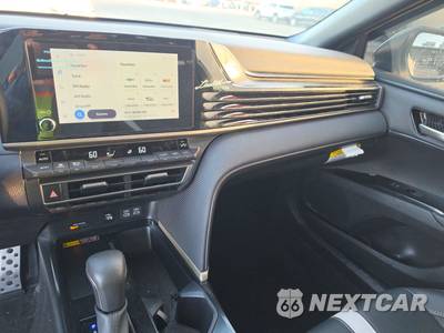 2025 Toyota Camry SE - zdjęcie 11 z 63 - miniatura