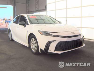 2025 Toyota Camry SE - zdjęcie 3 z 63 - miniatura