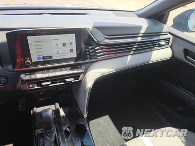 2025 Toyota Camry SE - zdjęcie 11 z 32 - miniatura