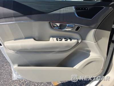 2025 Volvo XC90 Plus 7-Passenger - zdjęcie 9 z 21 - miniatura