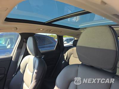 2024 Volvo XC60 B5 Plus Dark Theme - zdjęcie 18 z 29 - miniatura