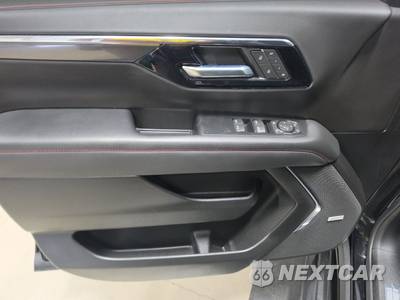 2025 Chevrolet Suburban RST 1SP - zdjęcie 9 z 19 - miniatura