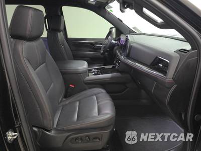 2025 Chevrolet Suburban RST 1SP - zdjęcie 8 z 19 - miniatura