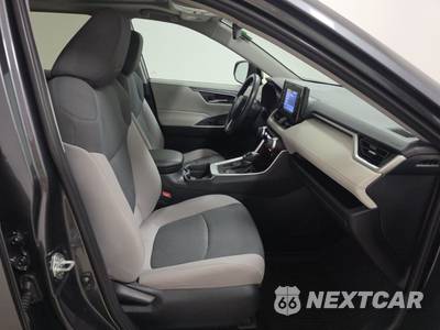 2019 Toyota RAV4 XLE - zdjęcie 8 z 18 - miniatura