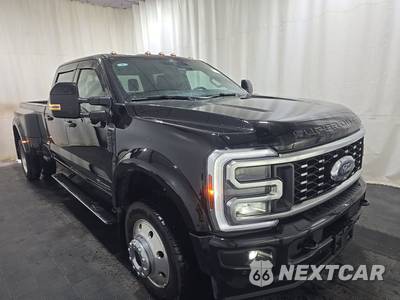 2026 Ford Super Duty F-450 Platinum Crew Cab Long Bed DRW - zdjęcie 3 z 19 - miniatura