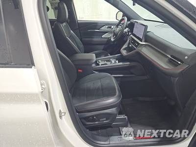 2026 Ford Explorer ST - zdjęcie 8 z 17 - miniatura