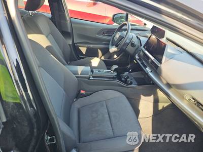 2026 Toyota Prius LE - zdjęcie 8 z 25 - miniatura