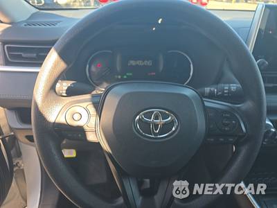 2025 Toyota RAV4 Hybrid XLE - zdjęcie 10 z 25 - miniatura