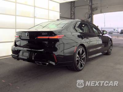 2024 BMW 7 Series 760i xDrive - zdjęcie 4 z 20 - miniatura
