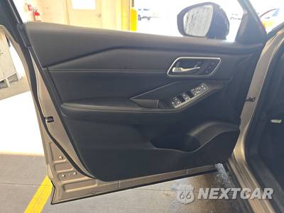 2026 Nissan Rogue Platinum - zdjęcie 9 z 27 - miniatura