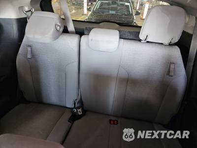 2025 Toyota Sienna LE 8-Passenger 120.5" WB - zdjęcie 14 z 26 - miniatura