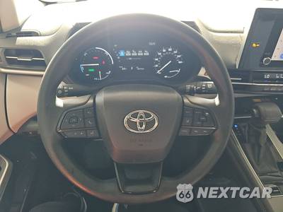 2025 Toyota Sienna LE 8-Passenger 120.5" WB - zdjęcie 10 z 26 - miniatura