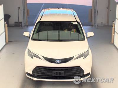 2025 Toyota Sienna LE 8-Passenger 120.5" WB - zdjęcie 2 z 26 - miniatura