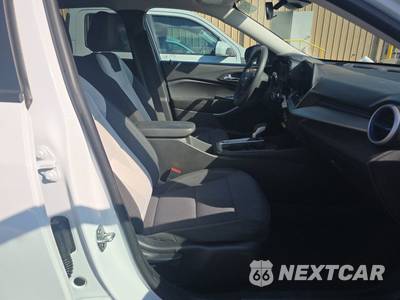 2025 Chevrolet Trax LS - zdjęcie 8 z 34 - miniatura