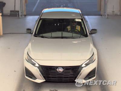 2025 Nissan Altima SV - zdjęcie 2 z 39 - miniatura