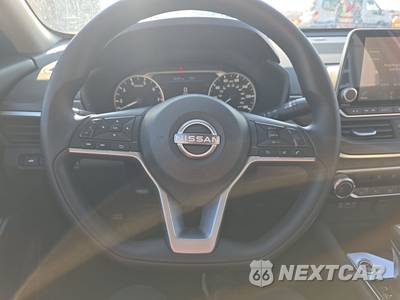 2025 Nissan Altima SV - zdjęcie 10 z 39 - miniatura