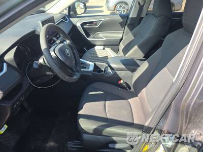 2025 Toyota RAV4 LE - zdjęcie 7 z 24 - miniatura