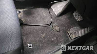 2025 Toyota Prius LE - zdjęcie 11 z 24 - miniatura