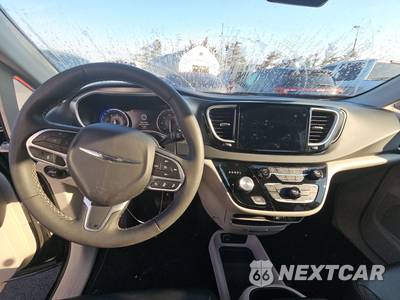 2024 Chrysler Pacifica Touring L 121.6" WB - zdjęcie 11 z 27 - miniatura