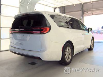 2023 Chrysler Pacifica Touring L 121.6" WB - zdjęcie 4 z 28 - miniatura