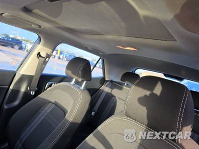 2026 Hyundai Venue SEL - zdjęcie 17 z 32 - miniatura