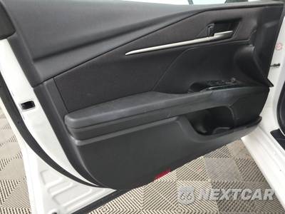 2025 Toyota Camry LE - zdjęcie 9 z 23 - miniatura