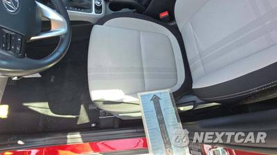 2025 Hyundai Venue SEL - zdjęcie 20 z 30 - miniatura