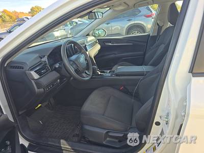 2025 Toyota Camry LE - zdjęcie 7 z 31 - miniatura