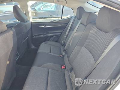 2025 Toyota Camry LE - zdjęcie 13 z 28 - miniatura