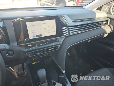 2025 Toyota Camry LE - zdjęcie 11 z 28 - miniatura