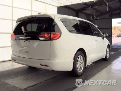 2023 Chrysler Voyager LX 121.6" WB - zdjęcie 4 z 26 - miniatura