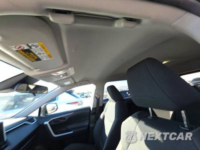 2025 Toyota RAV4 LE - zdjęcie 18 z 26 - miniatura