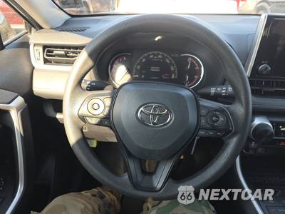 2025 Toyota RAV4 LE - zdjęcie 10 z 32 - miniatura