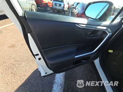 2025 Toyota RAV4 LE - zdjęcie 9 z 26 - miniatura