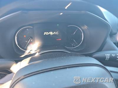 2025 Toyota RAV4 LE - zdjęcie 12 z 31 - miniatura