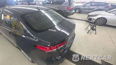 2025 Toyota Corolla LE Sedan - zdjęcie 32 z 32 - miniatura