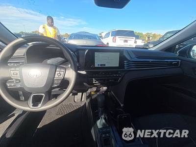 2026 Toyota Camry LE - zdjęcie 11 z 22 - miniatura