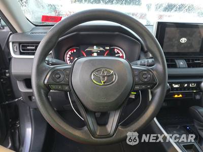 2025 Toyota RAV4 LE - zdjęcie 10 z 25 - miniatura