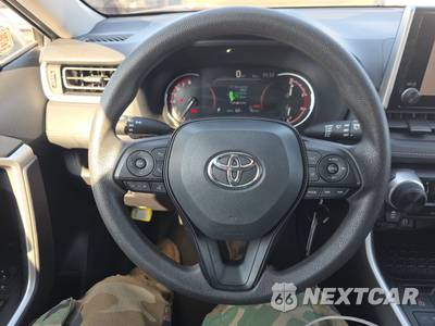 2025 Toyota RAV4 LE - zdjęcie 10 z 31 - miniatura