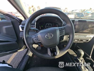 2025 Toyota Camry LE - zdjęcie 10 z 34 - miniatura