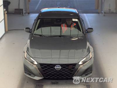 2025 Nissan Altima SR - zdjęcie 2 z 25 - miniatura