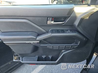 2025 Toyota Tacoma TRD Off-Road Crew Cab Medium Bed - zdjęcie 9 z 20 - miniatura