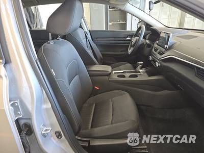 2025 Nissan Altima SV - zdjęcie 8 z 26 - miniatura