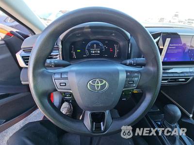 2025 Toyota Camry LE - zdjęcie 10 z 37 - miniatura