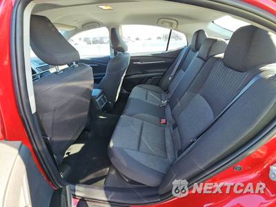 2025 Toyota Camry LE - zdjęcie 13 z 37 - miniatura